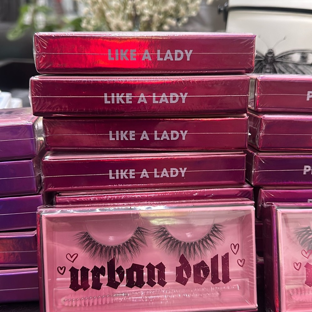 Like a lady - lash extensions by dollhouse